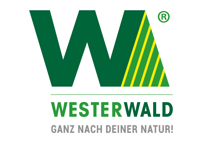 Logo Westerwald, ein großes grünes W, mit einem angelehnten hellgrün und gelb gestreiften Dreieck, welches wie ein stilisierter Tannenbaum aussieht. Darunter in hell- und dunkelgrün das Wort Westerwald, darunter in einem hellen grau "Ganz nach Deiner Natur"