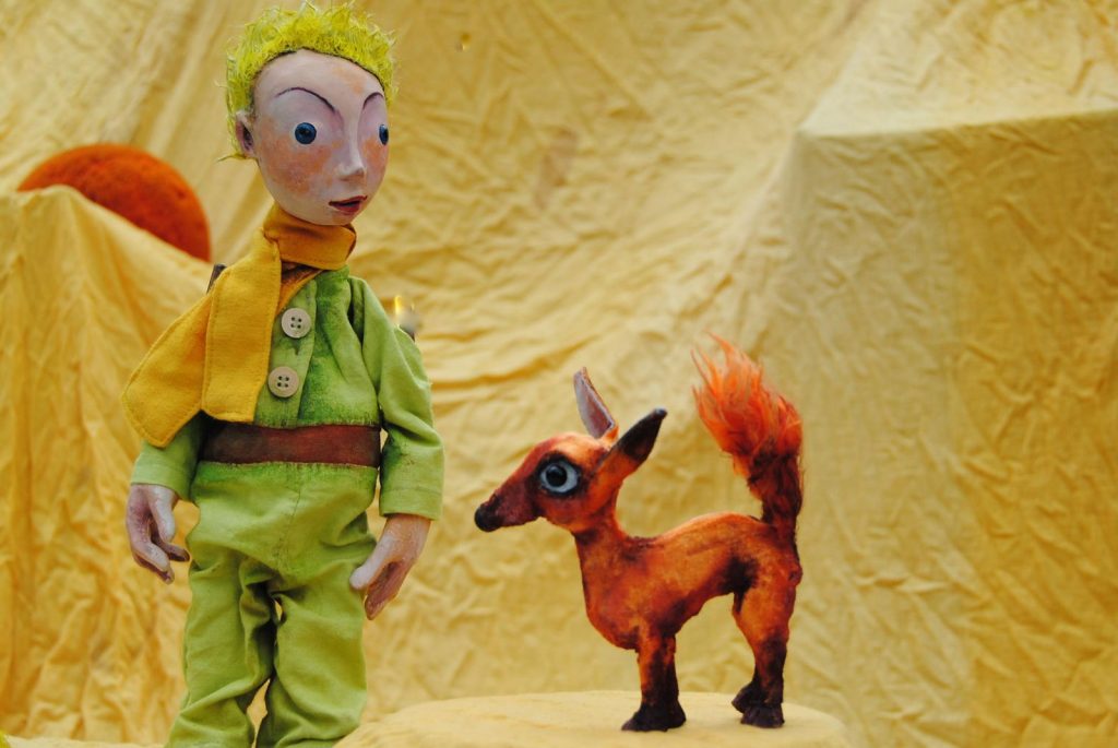 Puppentheaterszene aus dem Stück "Der kleine Prinz"