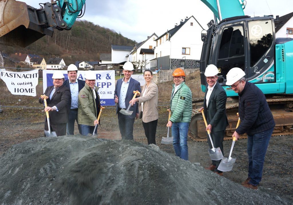 Spatenstich für den Neubau der Glück-Auf-Halle in Oberscheld
