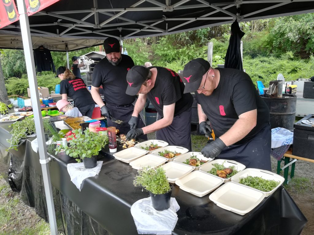 Grillprofis bei der Landesgrillmeisterschaft