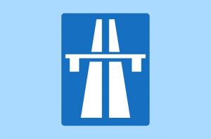Hinweisschild für die Autobahn. Mit Klick aufs Bild geht´s zum Artikel. Foto: Pixabay
